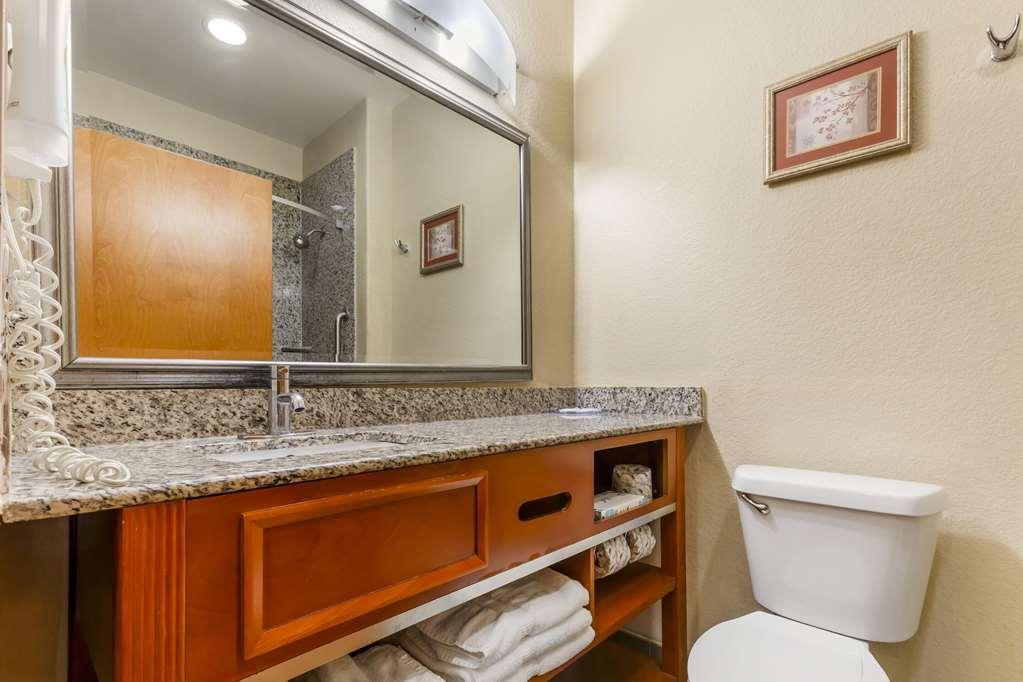 Comfort Inn & Suites Chesapeake - Portsmouth Стая снимка