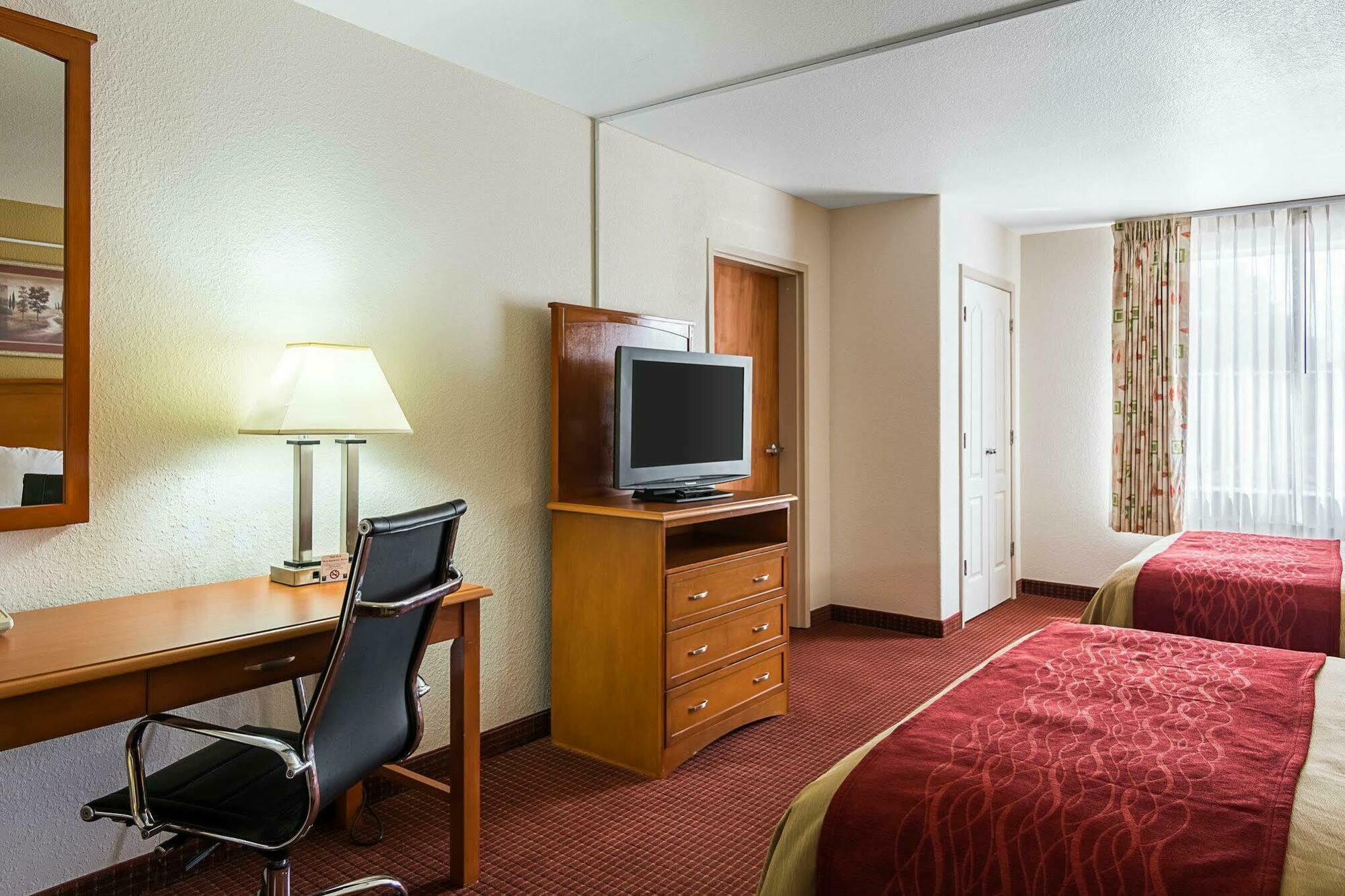 Comfort Inn & Suites Chesapeake - Portsmouth Екстериор снимка